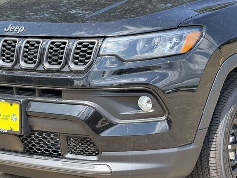 New 2025 Jeep Compass Latitude w/ Sun & Sound Group image 8