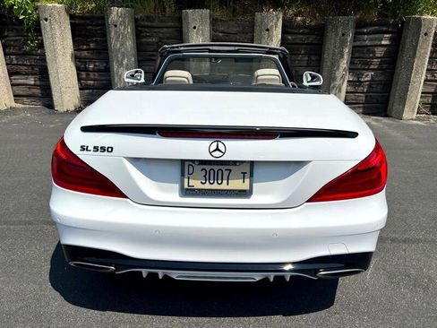 Used 2017 Mercedes-Benz SL 550 image 32