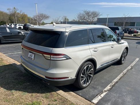 Used 2020 Lincoln Aviator Reserve w/ Equipment Group 202A image 7
