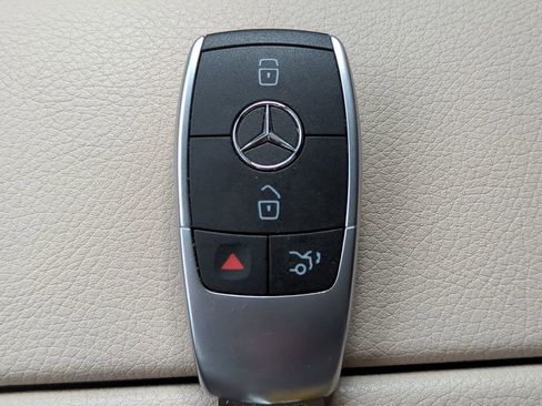 Used 2021 Mercedes-Benz GLC 300 image 29