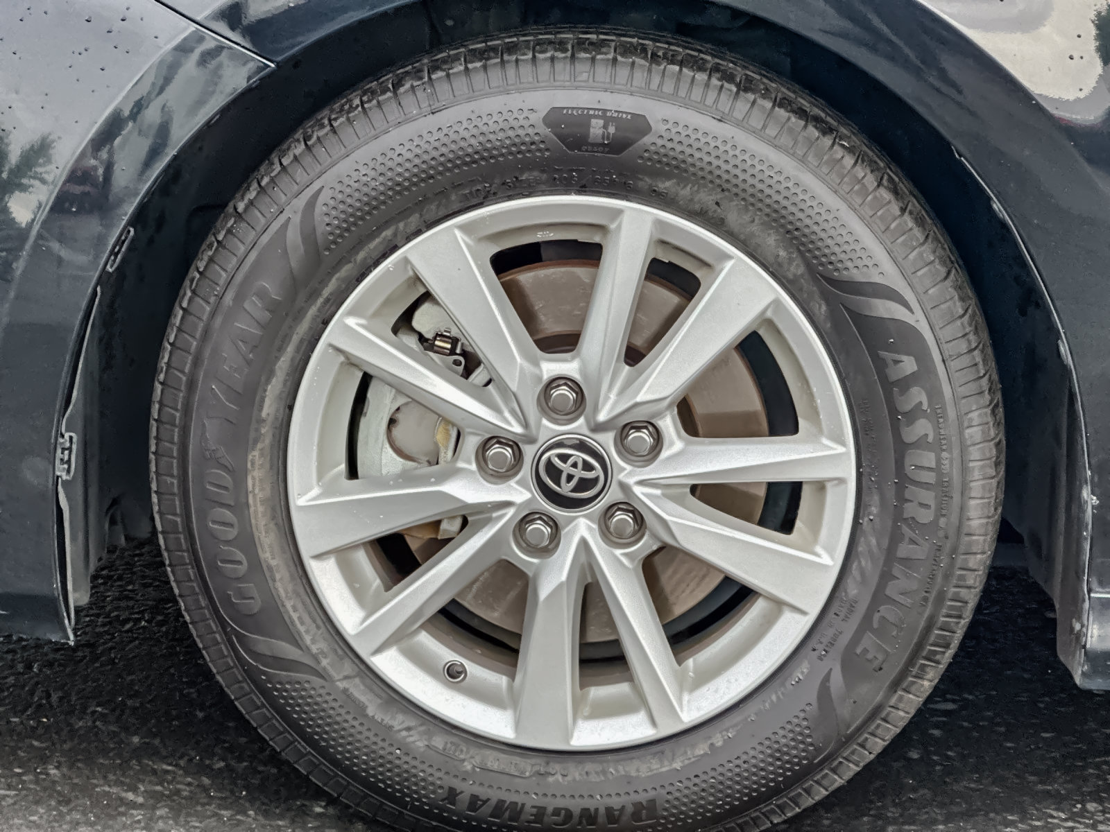 Used 2025 Toyota Camry LE FWD image 24