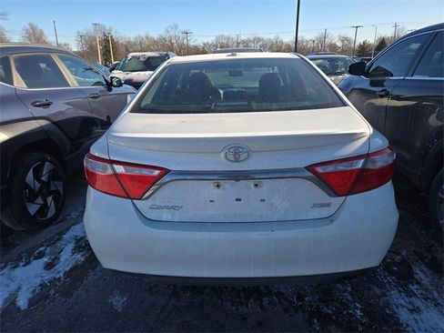 Used 2015 Toyota Camry XLE image 3