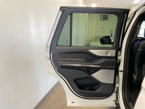New 2026 Lincoln Navigator Black Label AWD/4WD image 18