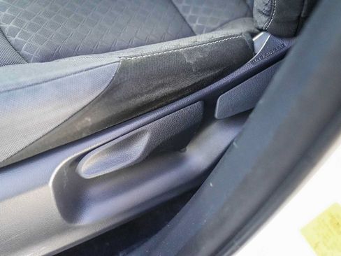 Used 2020 Toyota C-HR LE FWD image 18