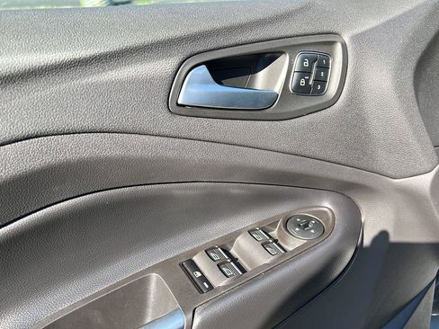 Used 2019 Ford Escape Titanium w/ U9j03 - Titanium Tow Package AWD/4WD image 5