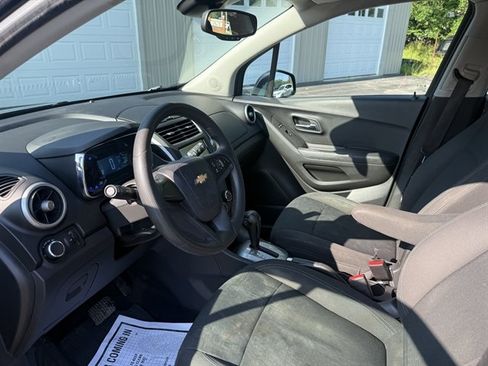 Used 2015 Chevrolet Trax LS w/ LPO, Protection Package FWD image 8