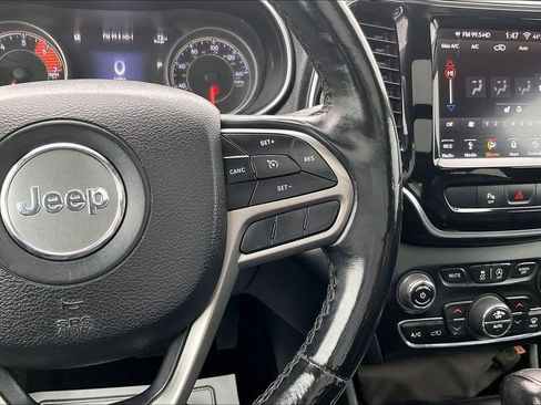 Used 2019 Jeep Cherokee Limited image 20