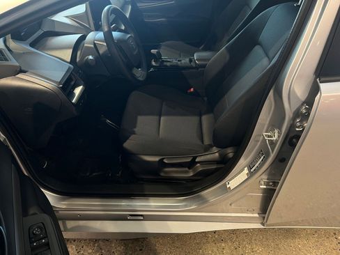 Used 2025 Toyota Prius LE image 23