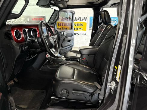 Used 2022 Jeep Gladiator Rubicon w/ LED Lighting Group image 9