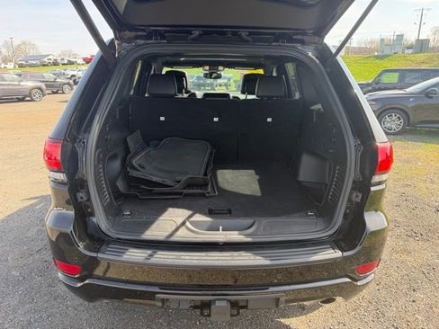 Certified 2022 Jeep Grand Cherokee Laredo X AWD/4WD image 29