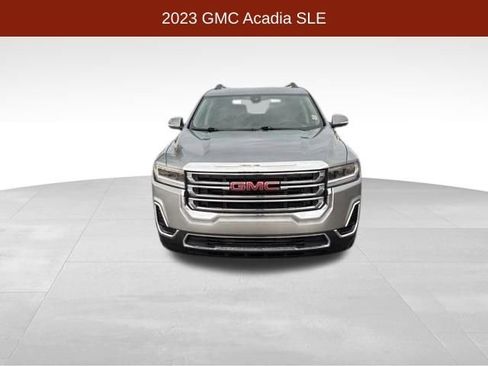 Used 2023 GMC Acadia SLE w/ Driver Convenience Package FWD image 2