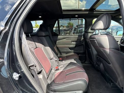 Used 2026 Honda Pilot Black Edition image 10