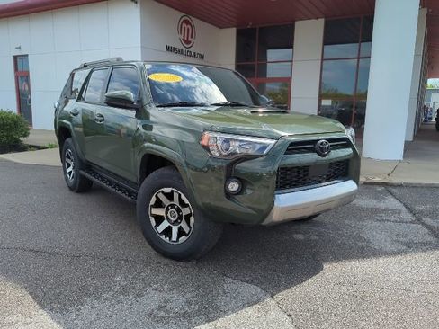 Used 2022 Toyota 4Runner TRD Off-Road AWD/4WD image 2
