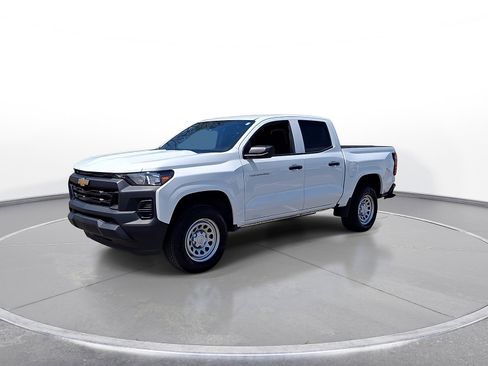 Used 2023 Chevrolet Colorado W/T RWD image 4