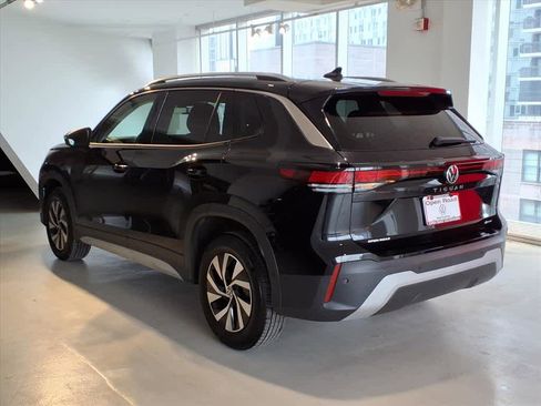 Used 2025 Volkswagen Tiguan S image 6