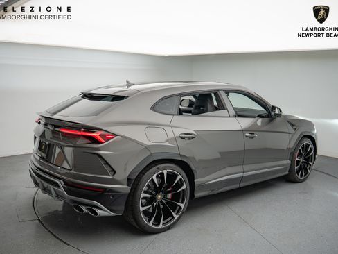 Used 2021 Lamborghini Urus image 18
