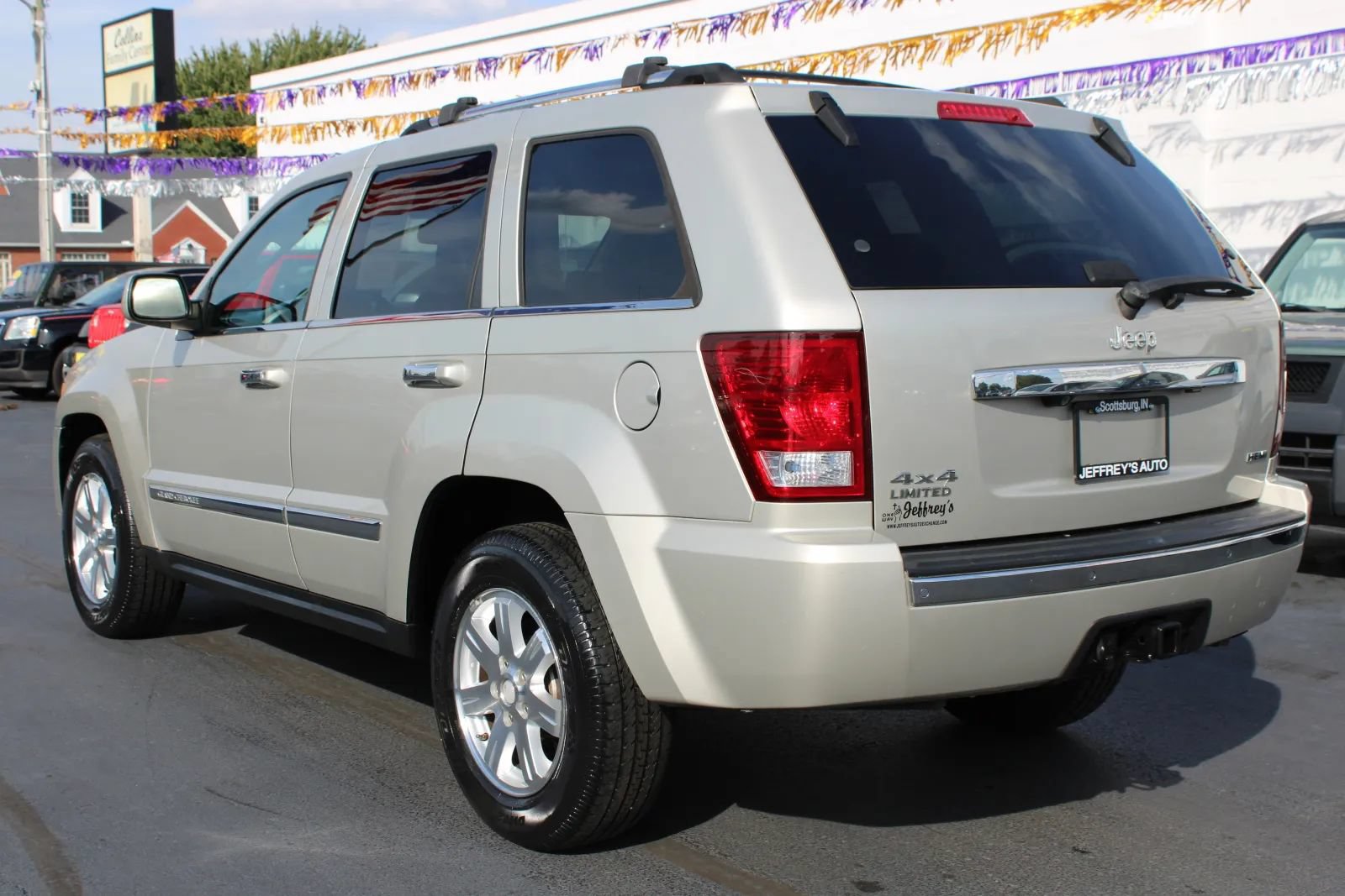 Used 2010 Jeep Grand Cherokee Limited w/ Trailer Tow Group IV AWD/4WD image 31