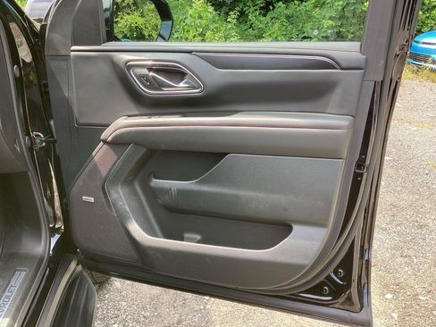 Used 2024 Chevrolet Suburban RST w/ Luxury Package AWD/4WD image 9