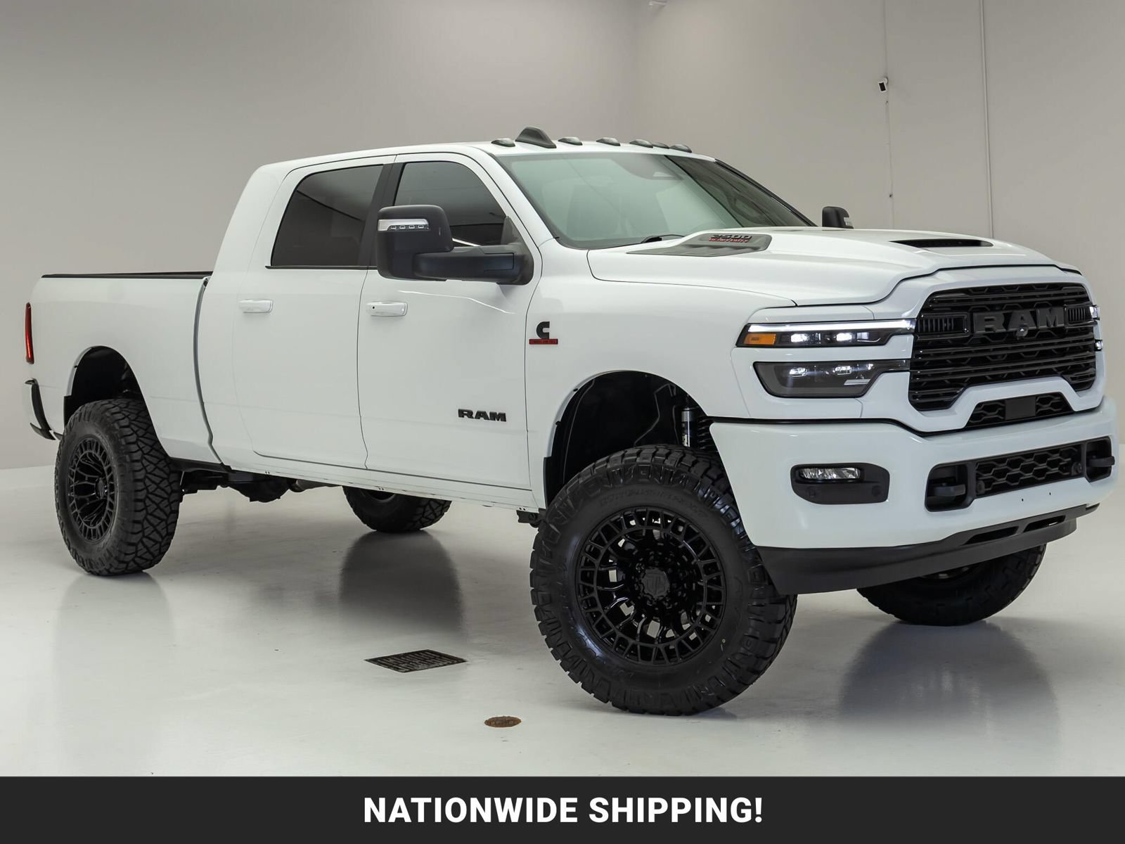 Used 2025 RAM 2500 Laramie w/ Night Edition AWD/4WD image 1