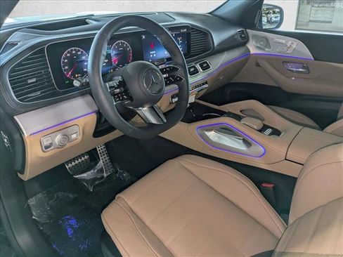New 2026 Mercedes-Benz GLS 580 4MATIC image 3