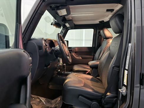 Used 2016 Jeep Wrangler Unlimited Sahara image 19