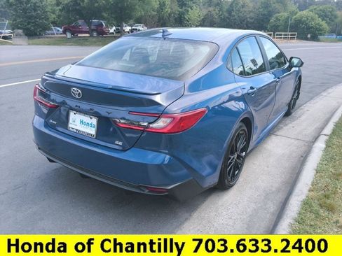 Used 2026 Toyota Camry SE FWD image 7