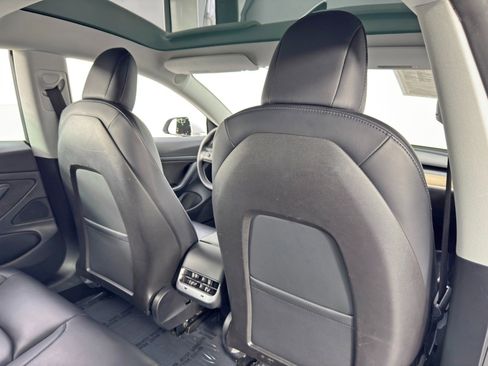 Used 2020 Tesla Model 3 Standard Range Plus image 35