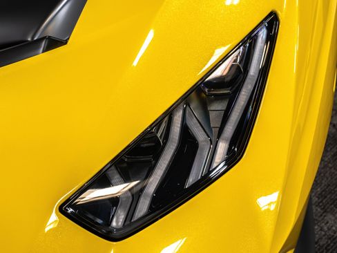 Used 2022 Lamborghini Huracan STO RWD image 19