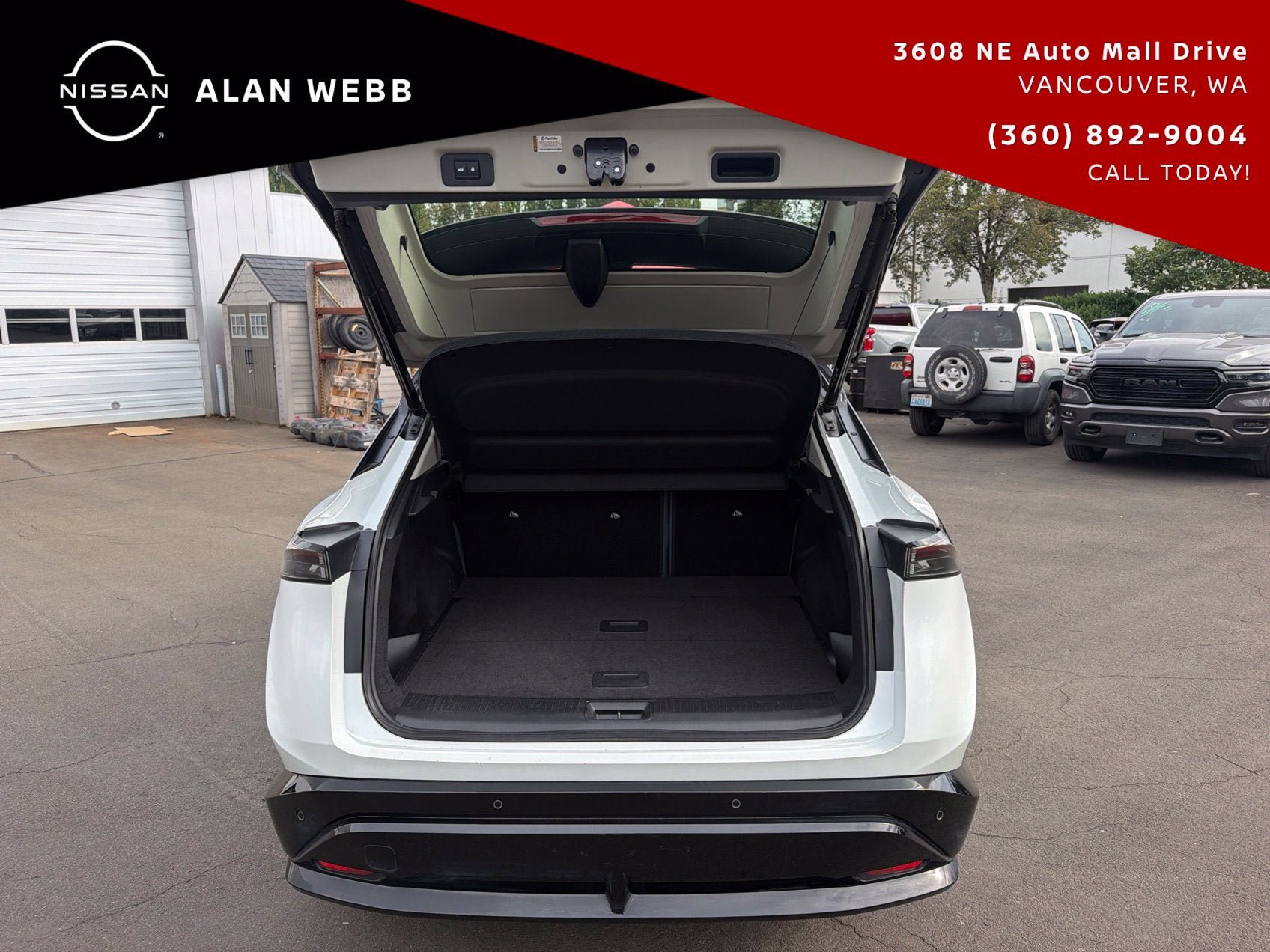 Used 2023 Nissan Ariya AWD/4WD image 28