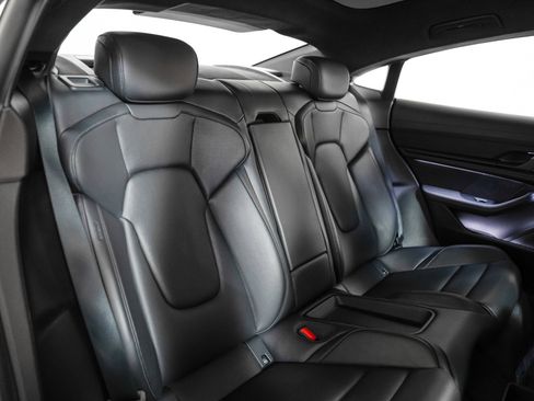 Certified 2022 Porsche Taycan GTS image 6