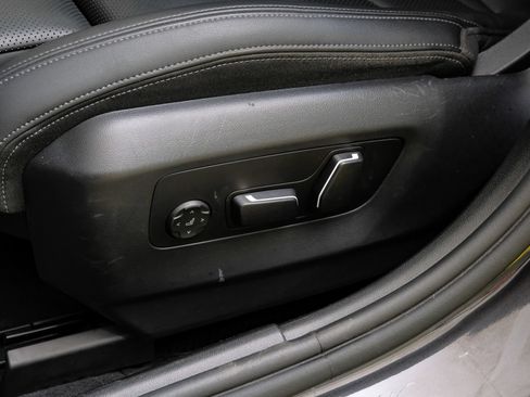 Used 2025 BMW 530i RWD image 37