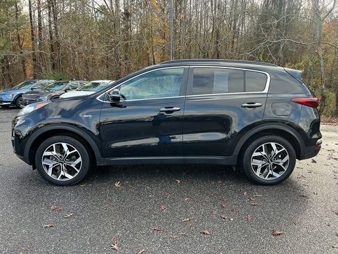 Used 2022 Kia Sportage EX image 2