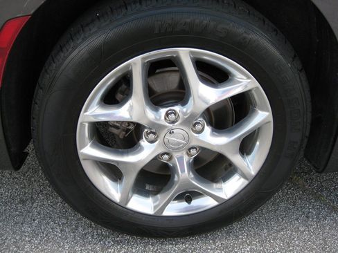 Used 2018 Chrysler Pacifica Limited FWD image 9