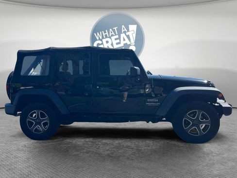 Used 2016 Jeep Wrangler Unlimited Sport image 2