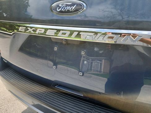 Used 2019 Ford Expedition XLT w/ Equipment Group 202A RWD image 7