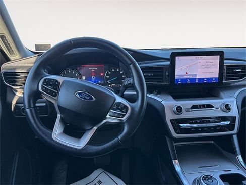 Used 2021 Ford Explorer XLT w/ Equipment Group 202A image 12