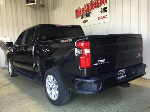 Used 2020 Chevrolet Silverado 1500 Custom w/ Custom Value Package image 3