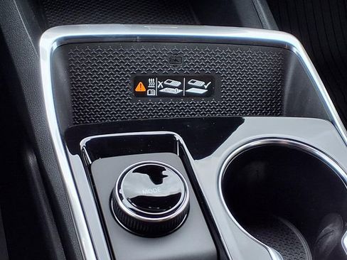 New 2026 Chevrolet Equinox ACTIV w/ Convenience Package III FWD image 16