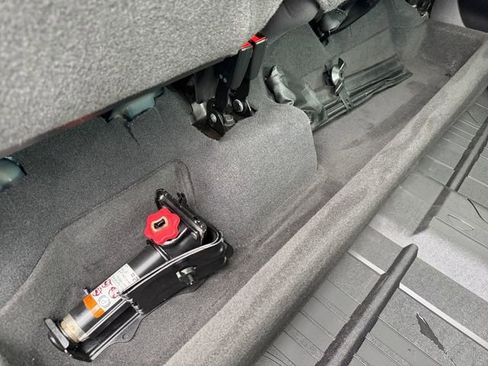 Used 2019 Chevrolet Silverado 1500 High Country image 43