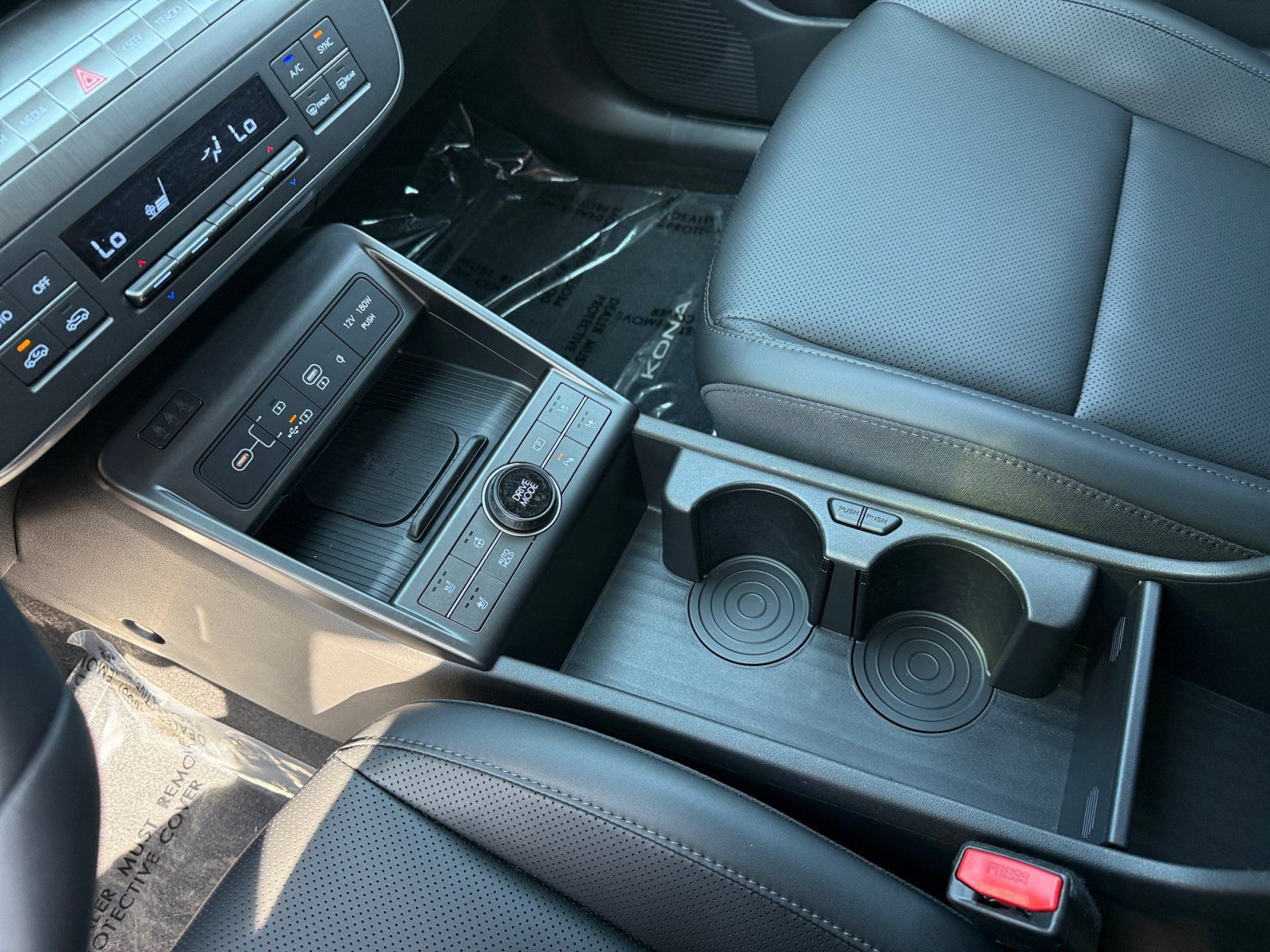 Certified 2025 Hyundai Kona Limited FWD image 13