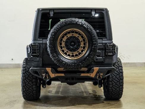 Used 2024 Jeep Wrangler Unlimited Rubicon w/ Technology Group AWD/4WD image 17