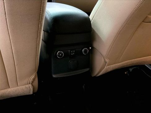 Used 2016 Ford Explorer XLT w/ Equipment Group 201A AWD/4WD image 27