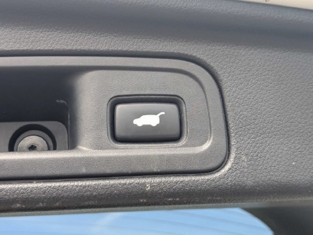Used 2017 Honda Pilot EX-L image 12