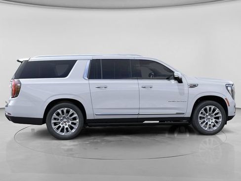 New 2026 GMC Yukon XL Denali w/ Sun & Power Step Package AWD/4WD image 5