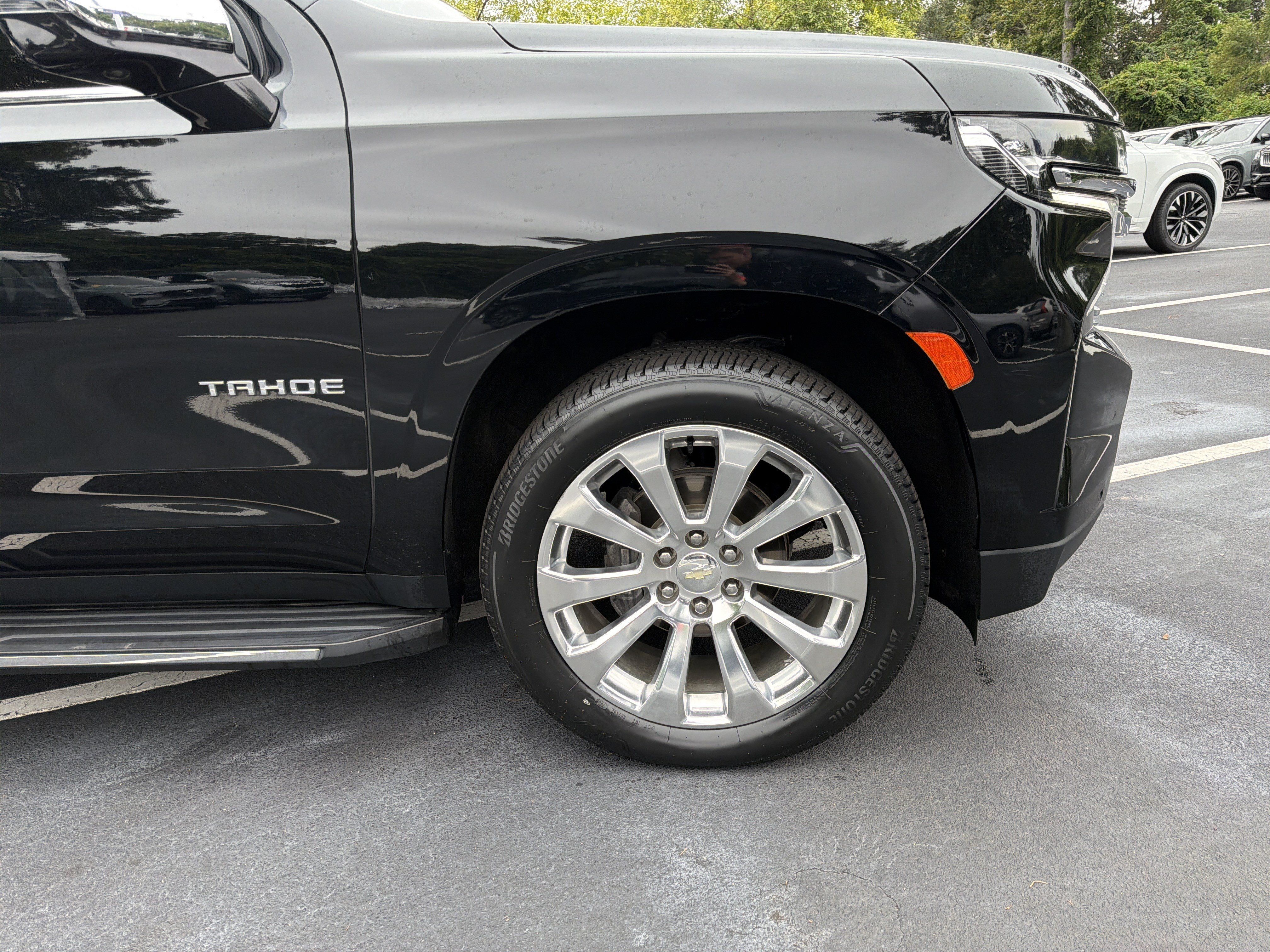 Used 2021 Chevrolet Tahoe Premier w/ Premium Package RWD image 13