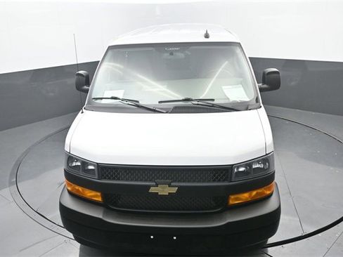 Used 2023 Chevrolet Express 2500 Extended image 24