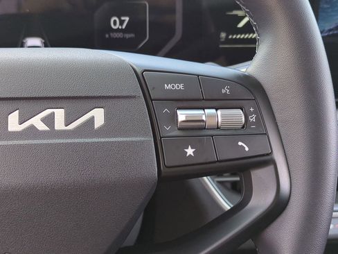 Certified 2025 Kia K4 EX image 23