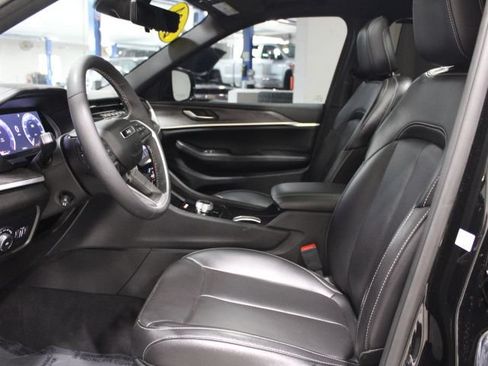 Used 2024 Jeep Grand Cherokee L Limited w/ Luxury Tech Group II AWD/4WD image 21