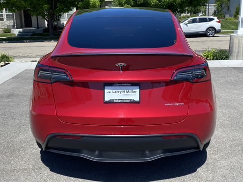 Used 2023 Tesla Model Y Long Range AWD/4WD image 5