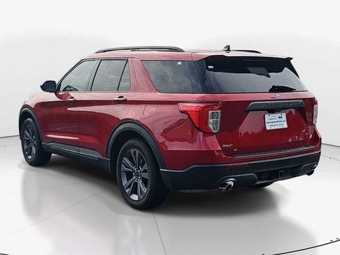 Used 2023 Ford Explorer XLT w/ Equipment Group 202A RWD image 5